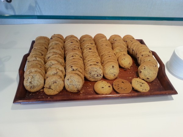 Refrescos, café, frutas y estas galletas. La ofert permanente de los AC.