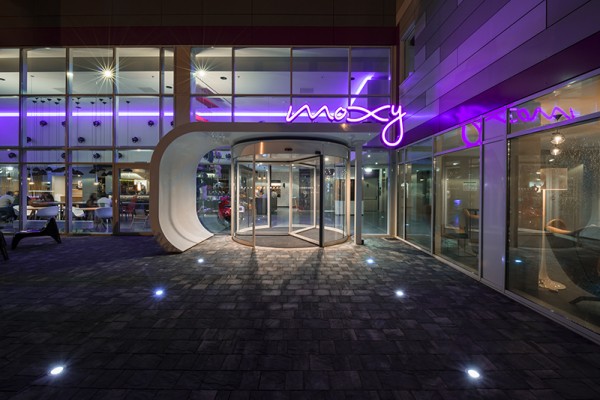 El primer hotel Moxy de Marriott, aledaño al Aeropuerto Milano Malpensa