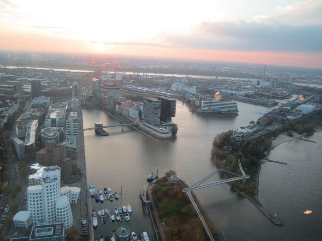 Dusseldorf 2014 Hyatt Camera Pier Tower-25