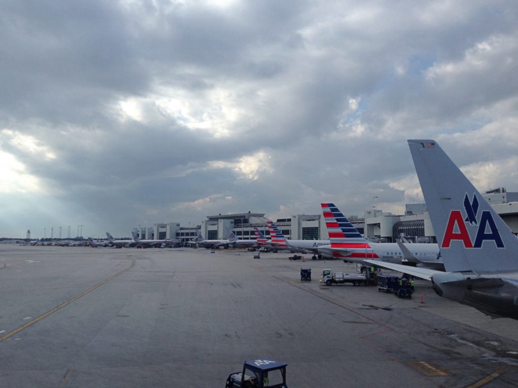 Sala VIP lounge oneworld en Terminal E de Miami - MIA-03b