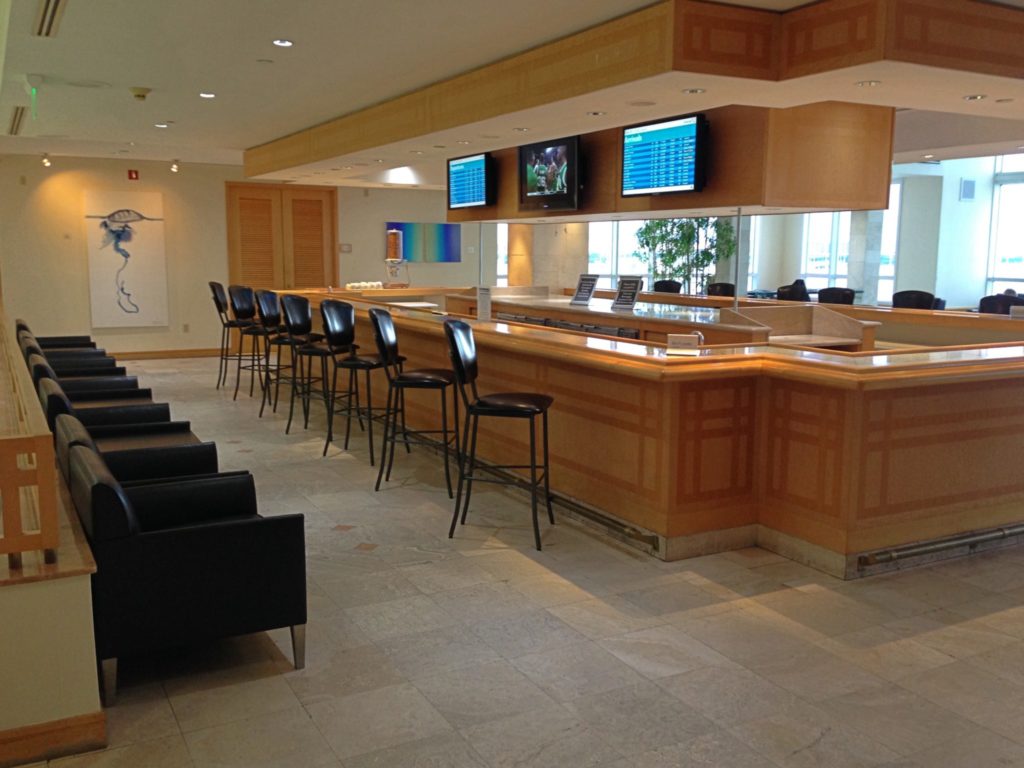 Sala VIP lounge oneworld en Terminal E de Miami - MIA-34