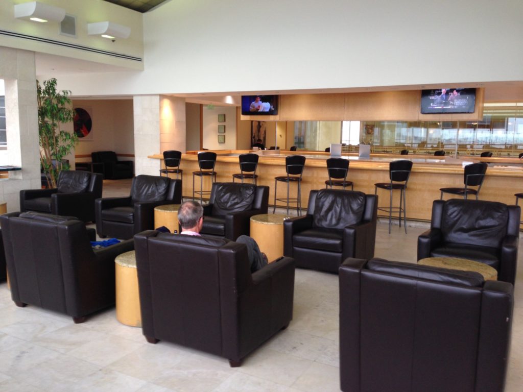 Sala VIP lounge oneworld en Terminal E de Miami - MIA-42