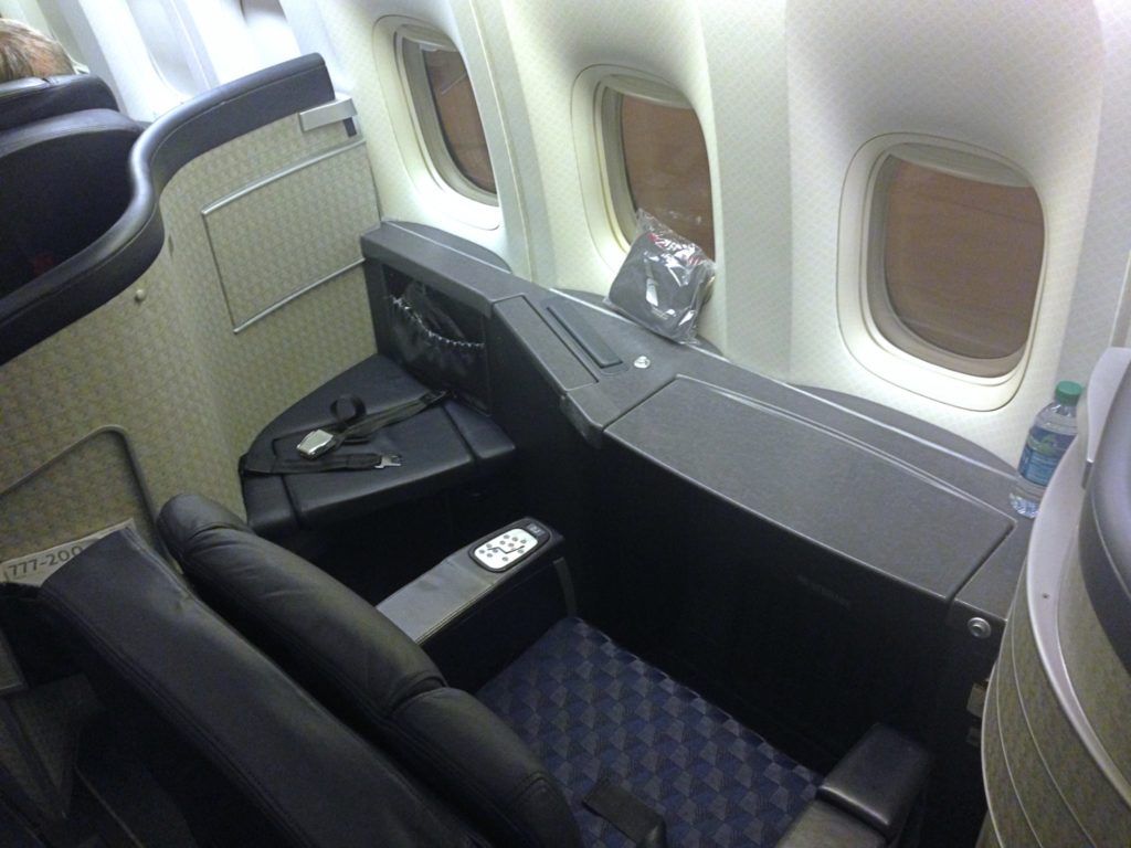 Primera Clase Clasica American Airlines B777-200 MIA-LHR23