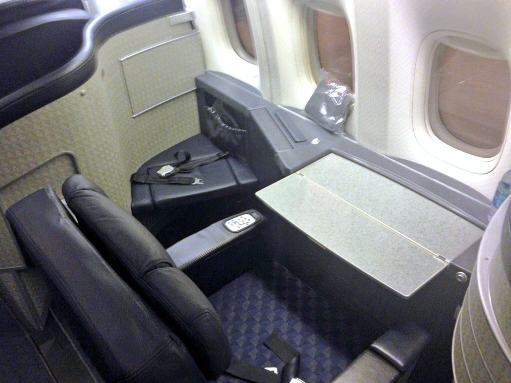 Primera Clase Clasica American Airlines B777-200 MIA-LHR30