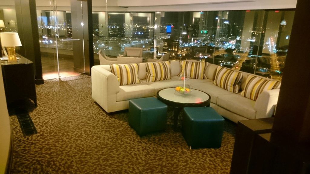 Sheraton Kansas City - Crown Lounge - 16